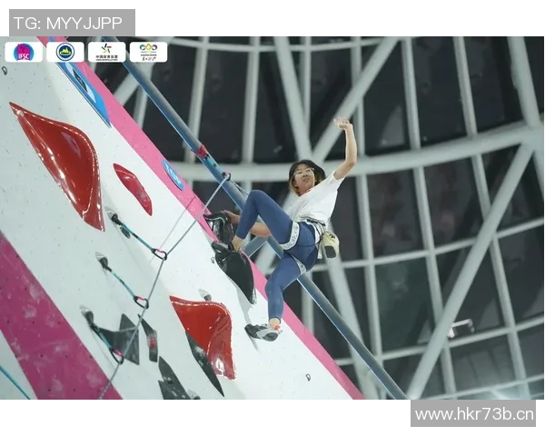 武汉攀岩队边路渗透策略解析与攀岩热点发展趋势探讨